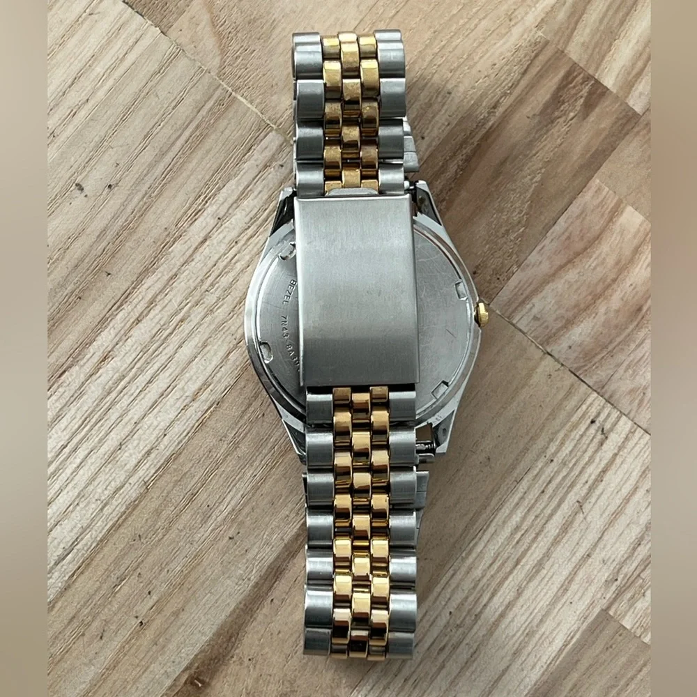 Seiko Vintage Men’s Watch Round White Dial Day Date Windows Two-Tone Bracelet